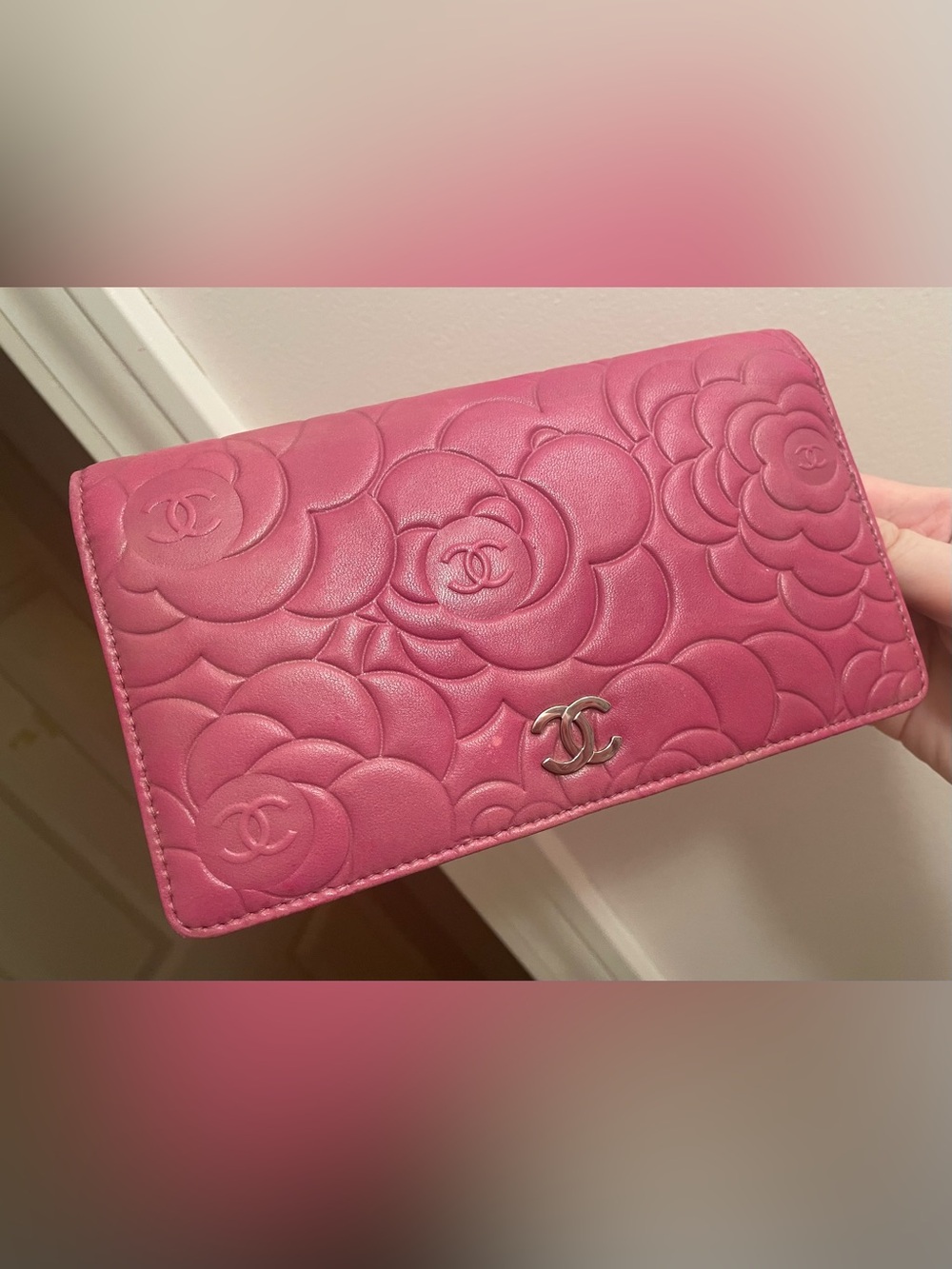 Preowned vintage Chanel Rose Pink Camellia Embossed Leather Continental Wallet